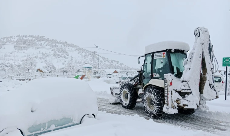 İlçelerde Kar Temizliği İçin Büyükşehir Sahada