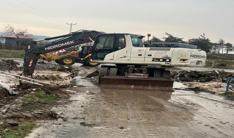 Sel Vuran Bölgelere Büyükşehir Müdahalesi