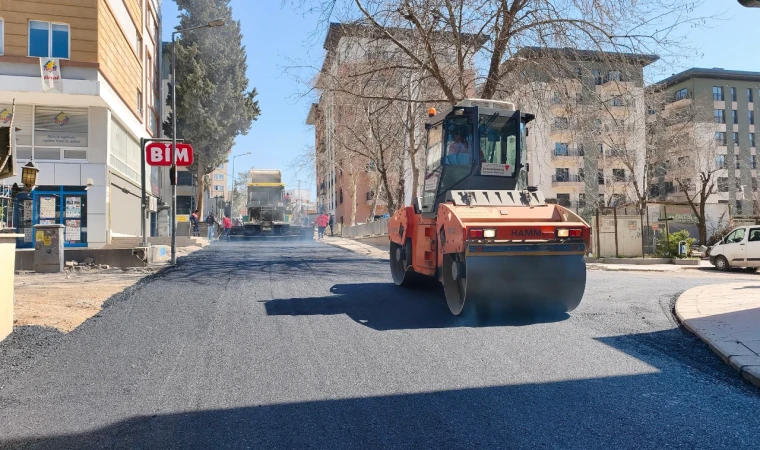 Büyükşehir, Yol Yenilemelerini Hummalı Bir Şekilde Sürdürüyor