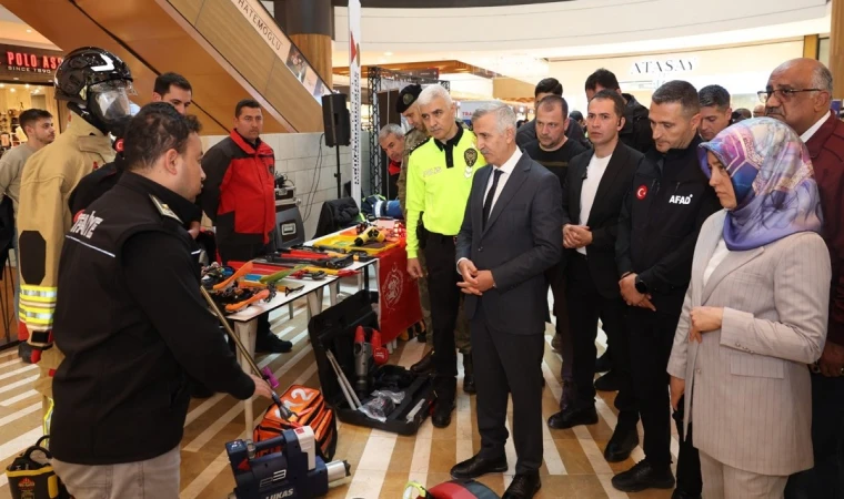 Büyükşehir İtfaiyesinden Trafik Haftası’nda Farkındalık Etkinliği