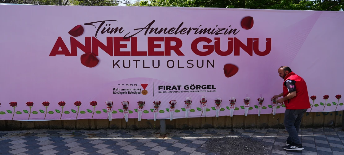 Büyükşehir’den Duygu Dolu Jest; Açık Hava Panoları Sevgiyle Doldu
