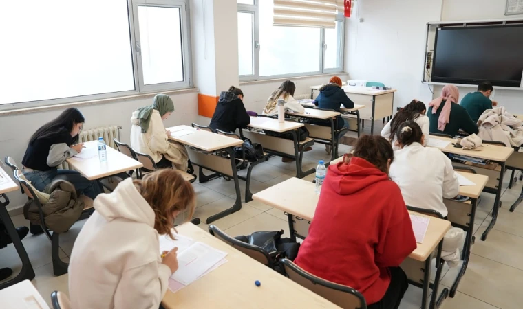 Pusula Maraş’ın KPSS Deneme Sınavları Gençlerden Yoğun İlgi Görüyor
