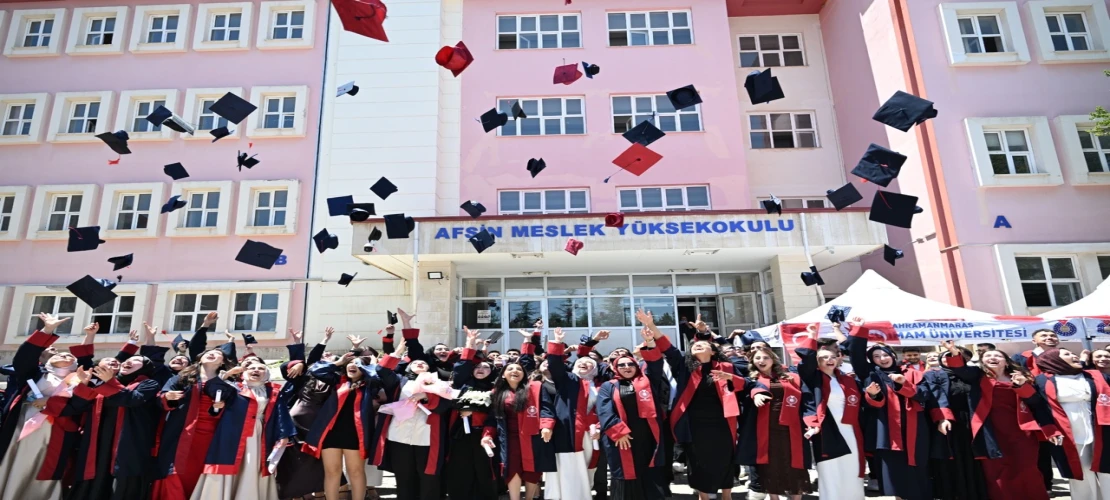 Afşin Meslek Yüksekokulu’nda Mezuniyet Coşkusu Yaşandı
