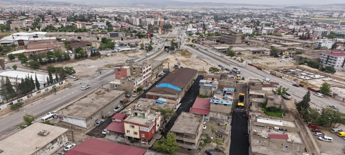 Büyükşehir, Menderes Mahallesi’nde Sıcak Asfalt Serimine Başladı