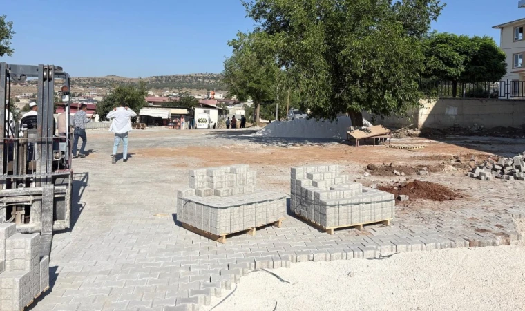 Büyükşehir’den Pazarcık Ufacıklı’ya 6 Bin Metrekarelik Kilit Parke