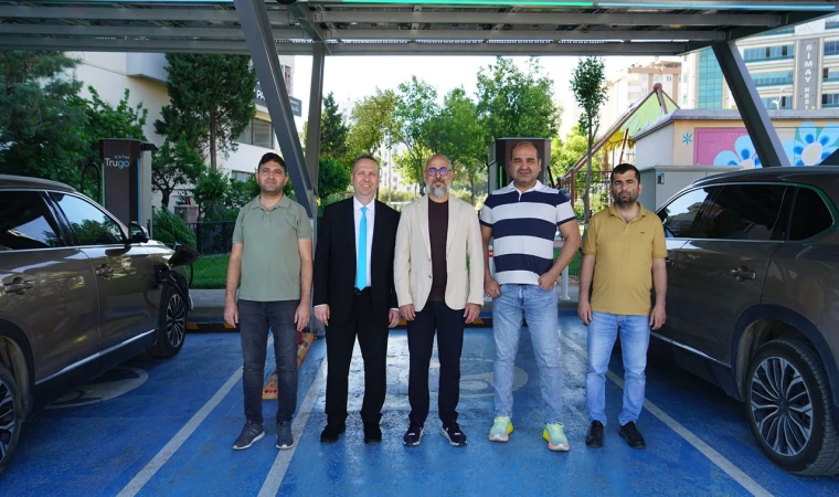 Büyükşehir’in Elektrikli Araç Şarj Altyapısına Trugo’dan Büyük Övgü