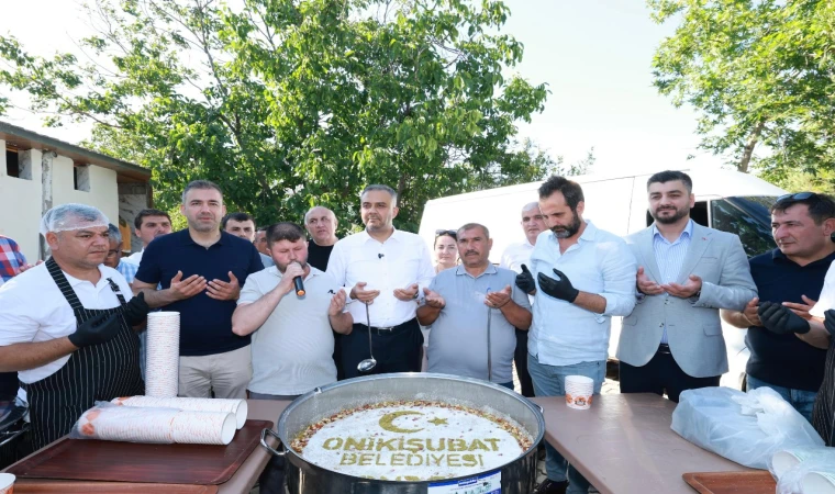 Başkan Toptaş, Dönüklü Mahallesi sakinleriyle aşure sofrasında buluştu