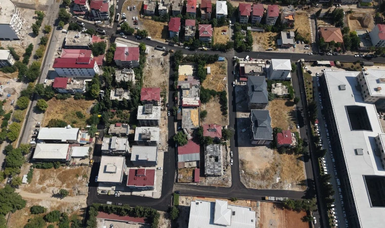 Büyükşehir, Bahçelievler’i Sokak Sokak, Cadde Cadde Sıcak Asfaltla Buluşturuyor