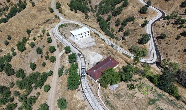 Büyükşehir’den Ekinözü Kırsalında Ulaşımı İyileştiren Bir Yatırım Daha
