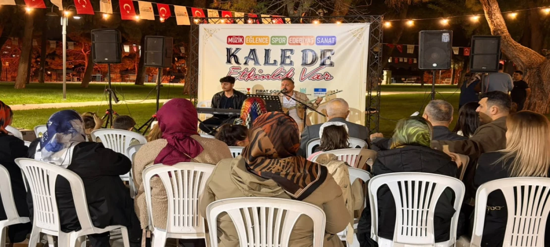 Aşık Mahzuni Şerif’in Türküleri Kahramanmaraş Kalesi’nde Yankılandı