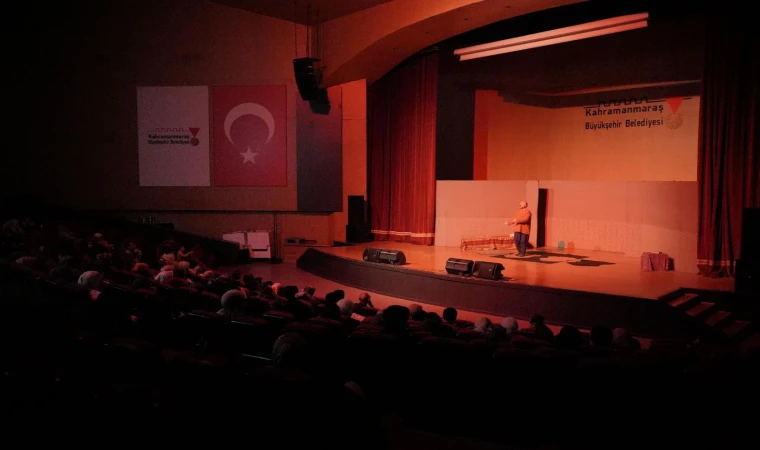 Büyükşehir’den Tiyatroseverlere Kahkaha Dolu Akşam