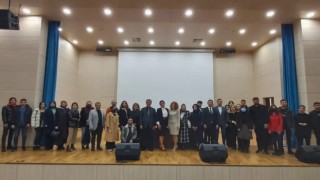 Kadının Toplumdaki Yeri ve Önemi Anlatıldı
