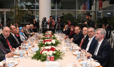 Başkan Güngör, 6. Uluslararası Tekstil Zirvesi’ne Katıldı