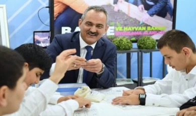 Bakan Özer ’farkındalık’ zirvesinde
