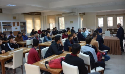 Usta Kalemler Kütüphane Söyleşileri’nde Okurlara Sesleniyor