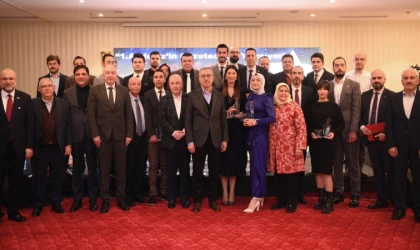 Başkan Güngör, Basın Mensuplarına Ödüllerini Takdim Etti