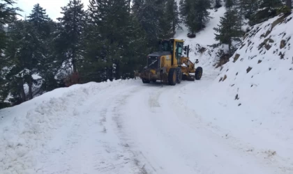 Göksun’da Yollar Büyükşehir’le Ulaşıma Açık Tutuluyor