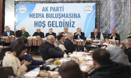 Bakan Kirişçi, Kahramanmaraş'ta basın mensuplarıyla sahurda bir araya geldi