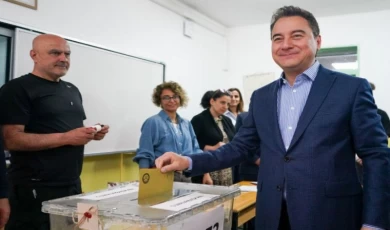 Babacan oyunu kullandı