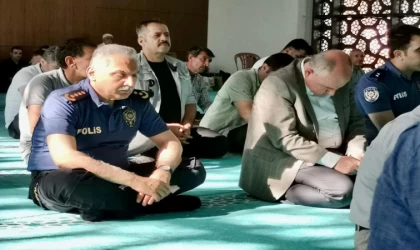 Depremde hayatını kaybeden polisler ve  vatandaşlar için mevlit okutuldu