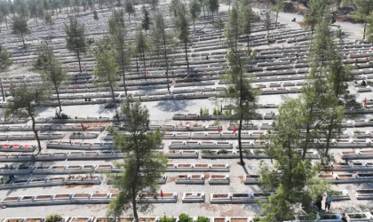 Büyükşehir, Kapıçam Mezarlığı’nda Çevre Düzenlemesini Sürdürüyor