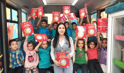 Mobil Kütüphanesi Minik Misafirlerini Ağırladı