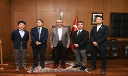 Başkan Güngör, Japon Heyetiyle Bir Araya Geldi