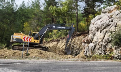 Büyükşehir, Andırın Kırsalında Ulaşım Yatırımlarını Sürdürüyor