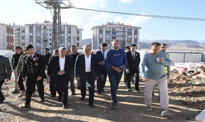 Güngör ve Ünlüer, Göksun TOKİ Konutlarında İncelemelerde Bulundu