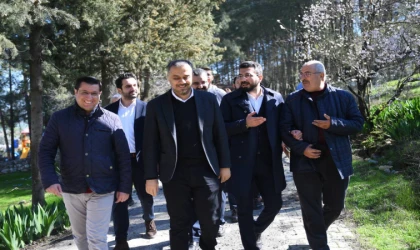 Başkan Adayı Toptaş, Mahallelerde Vatandaşlarla Buluştu