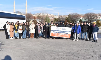 Dulkadiroğlu Belediyesi Öğrencilere Kapadokya Ve Erciyes Gezisi Düzenledi