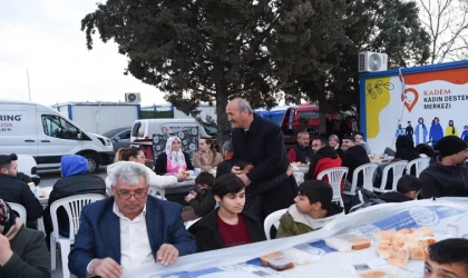 Başkan Okay, Konteyner Kent Sakinleriyle İftarda Bir Araya Geldi