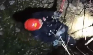 Kayseri’de 15 metrelik kuyuya düşen inek 3 saatte kurtarıldı