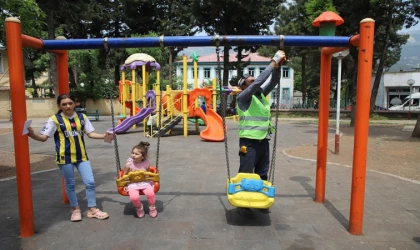 Dulkadiroğlu’nun Park Ve Bahçelerinde Yaz Hazırlığı