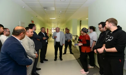 Rektör Yasım, Hastane Personeli ile Bayramlaştı