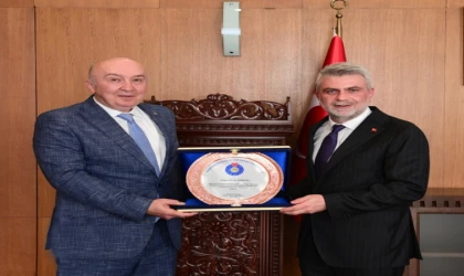 Rektör Yasım’dan Fırat Görgel’e Hayırlı Olsun Ziyareti