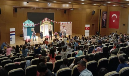 Afşin ve Göksunlu Çocuklar “Çözüm Bakanlığı” Gösterisini Çok Sevdi