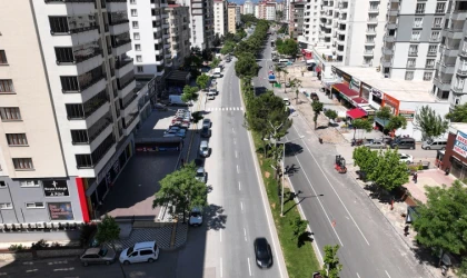 Büyükşehir, İsmet Karaokur Bulvarı’nda Yaya Trafiğini İyileştiriyor