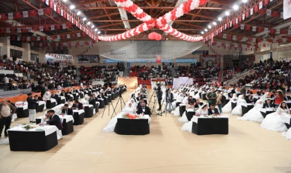 Kahramanmaraşlı 100 Çift, Toplu Düğünle Dünya Evine Girdi