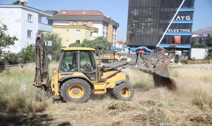 Dulkadiroğlu Belediyesi Park Ve Bahçe Müdürlüğü'nden Bayram Hazırlığı