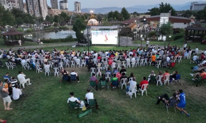 Kahramanmaraşlı Futbolseverler, Milli Heyecana Dev Ekrandan Eşlik Etti