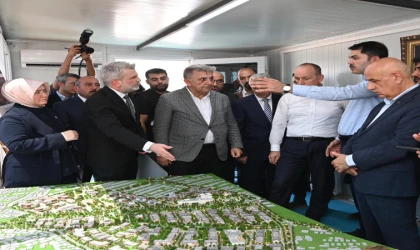 Bakan Kurum: “Hemşehrilerimizi Yeni Yuvalarına Kavuşturacağız”