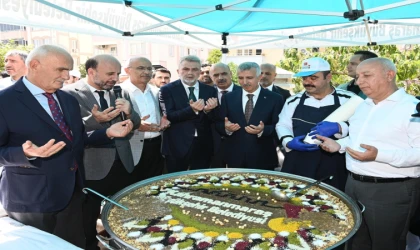 Büyükşehir’den 7 Bin Kişiye Aşure İkramı