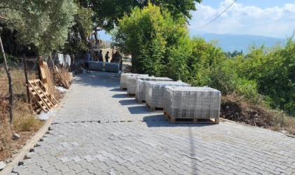 Büyükşehir, Andırın Kırsalında 8 Mahallenin Daha Ulaşımını İyileştiriyor