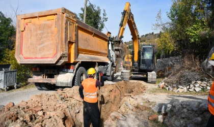 Büyükşehir, Bir Mahallenin Daha İçmesuyu Sorununu Çözüme Kavuşturuyor