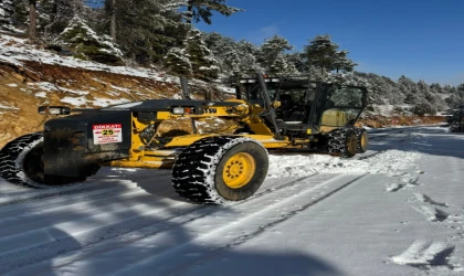 Büyükşehir, Göksun Kırsalında Yolları Ulaşıma Açık Tutuyor