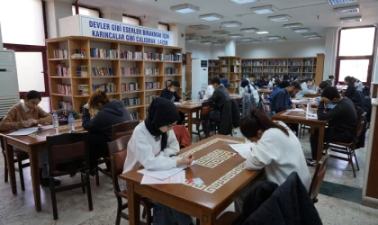 Büyükşehir, Üniversite Hazırlığında Öğrencilerin Yanında!