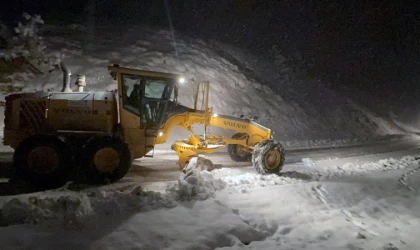 Büyükşehir Ekipleri Tüm İlçelerde Sabaha Kadar Mesaideydi