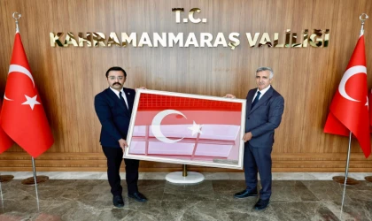 Başkan Şahbazlı’dan Vali Ünlüer’e Anlamlı Hediye