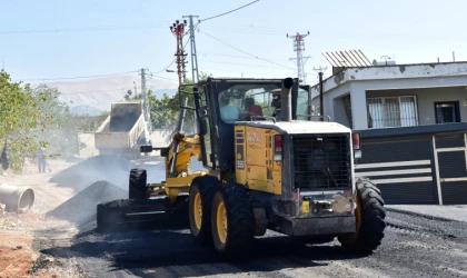 Dulkadiroğlu’nda Yol Yapım Seferberliğimiz Sıcak Asfalt Çalışmalarıyla Devam Ediyor